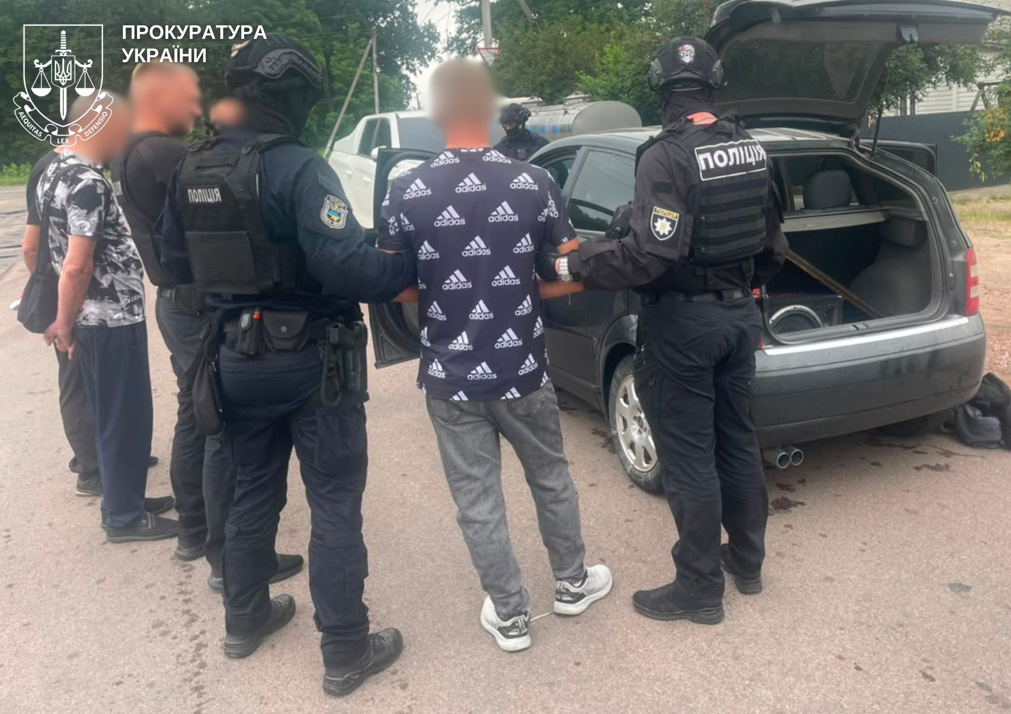 1500 доларів США за автомат і боєприпаси: жителю Житомирського району повідомлено про підозру