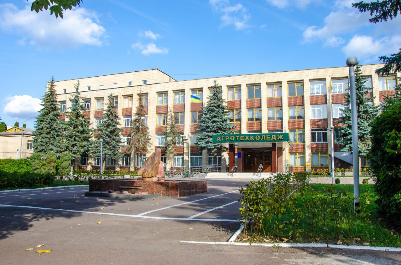 У Житомирі безоплатно навчатимуть на слюсарів з ремонту сільськогосподарських машин: набір триває