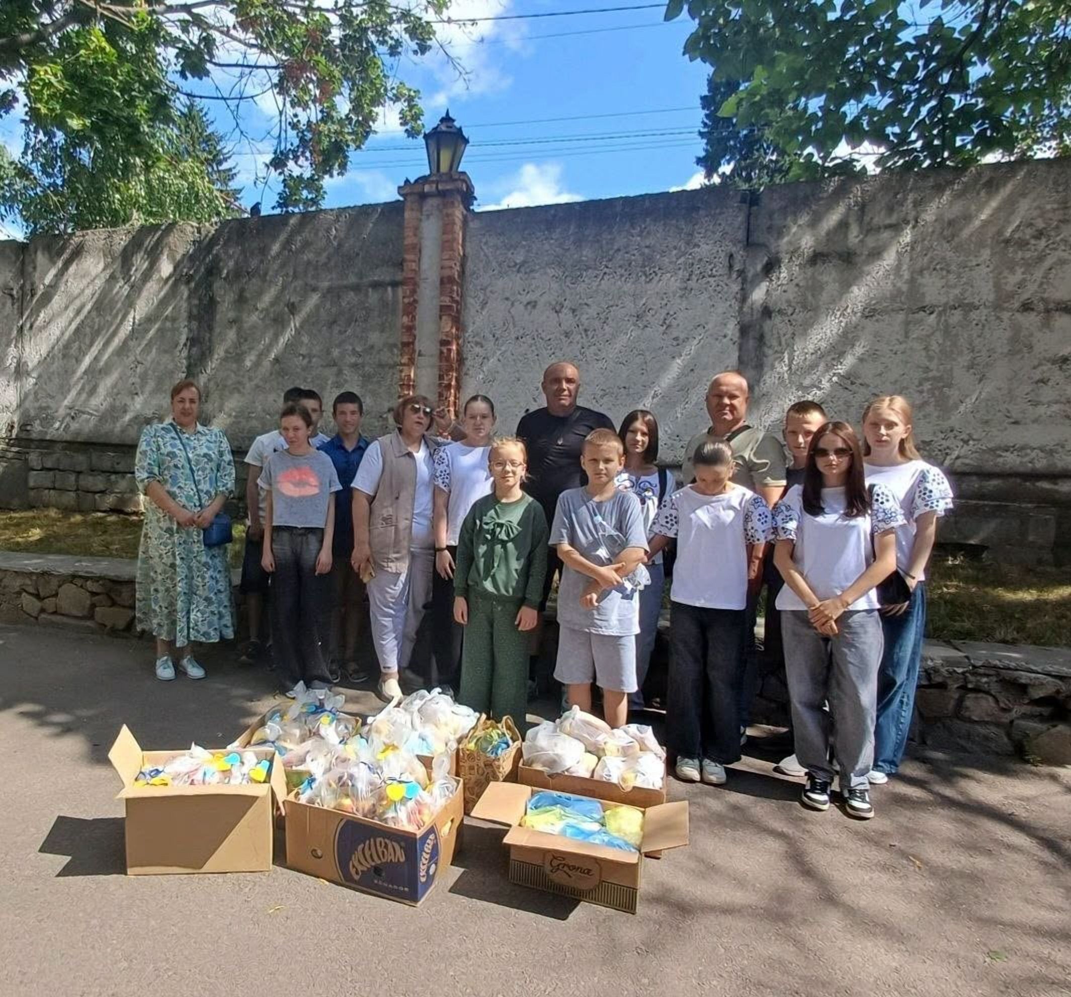 Житомирські дитячі будинки сімейного типу продовжують підтримувати Захисників на реабілітації