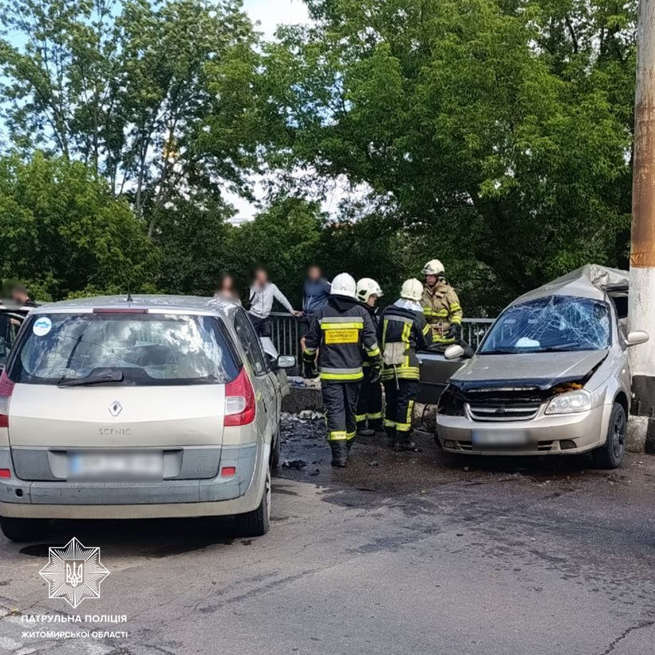 На Чуднівському мосту - ДТП з потерпілими: рух у напрямку центру міста частково ускладнений
