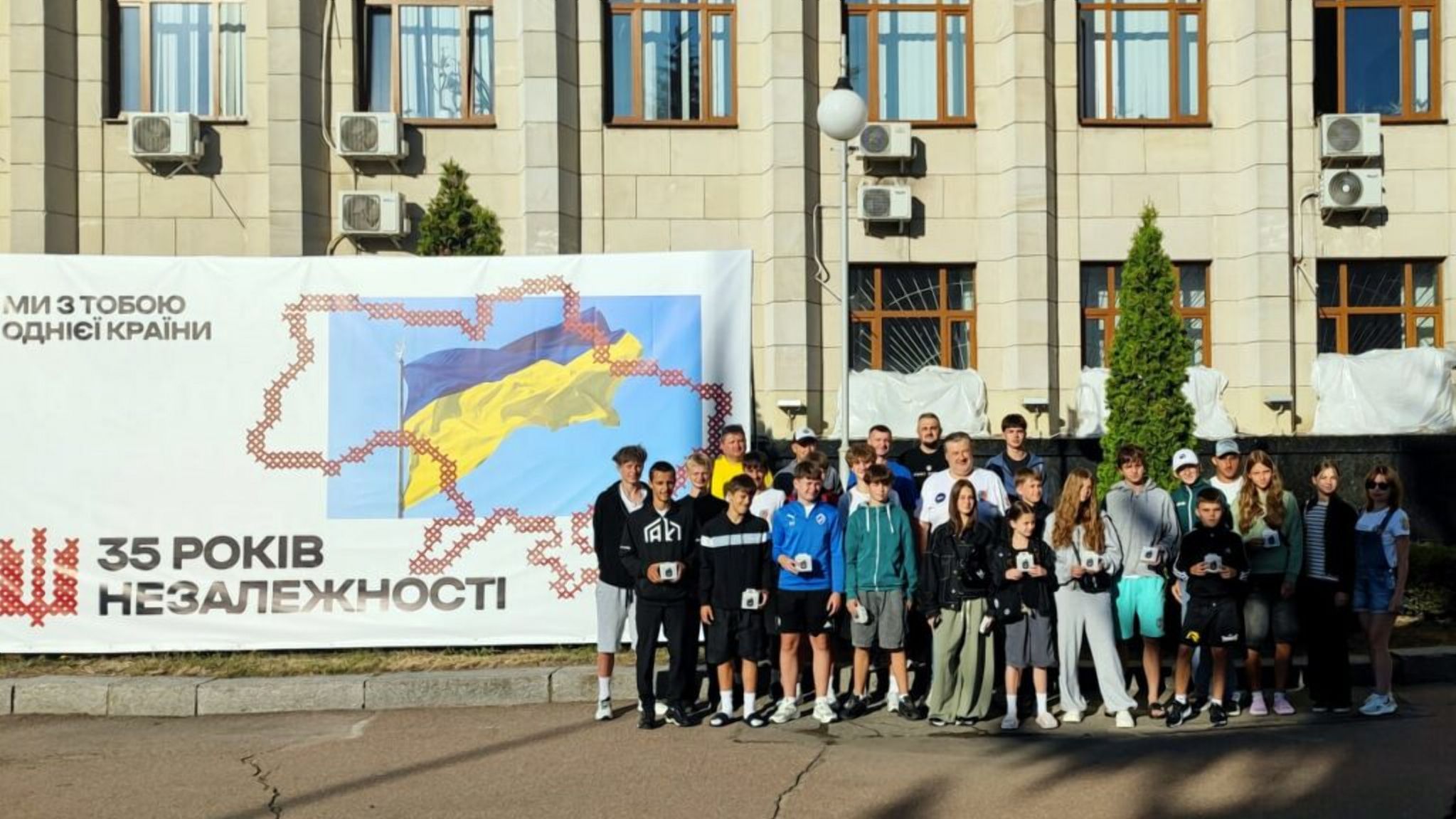 Юні призери проєкту «Пліч-о-пліч шкільні ліги» з Житомирщини вирушили на оздоровлення до спортивного табору