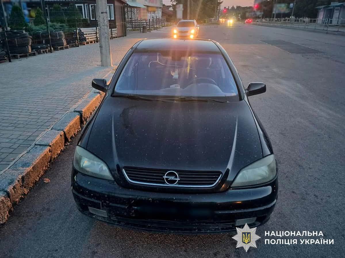 У Бердичеві під колеса легковика потрапили дві 16-річні дівчини