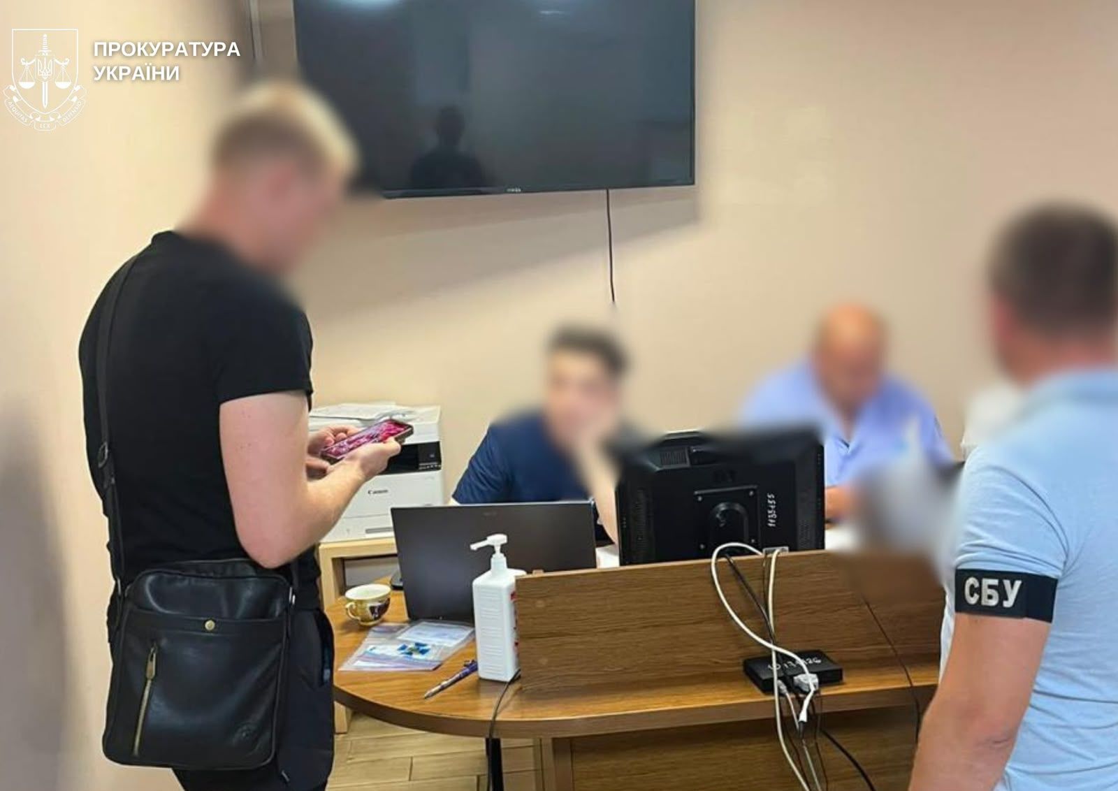 Лікарів Житомирського обласного онкодиспансеру викрили у фіктивному оформлені інвалідності для ухилення від мобілізації