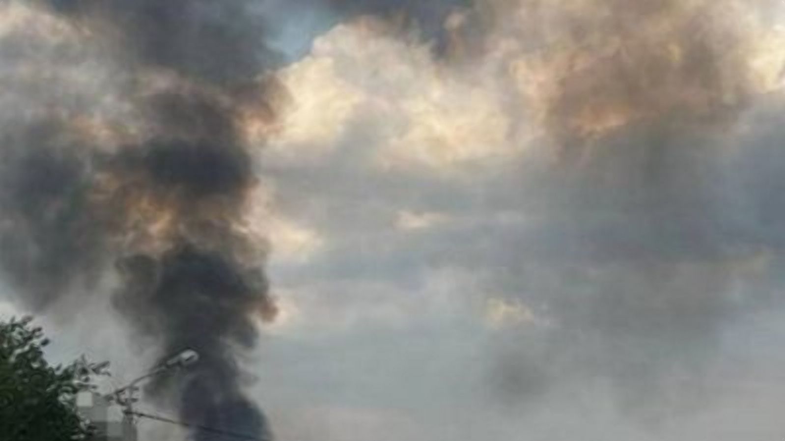На Житомирській трасі неподалік Києва перекрито рух внаслідок ворожого обстрілу, є травмовані і загиблі