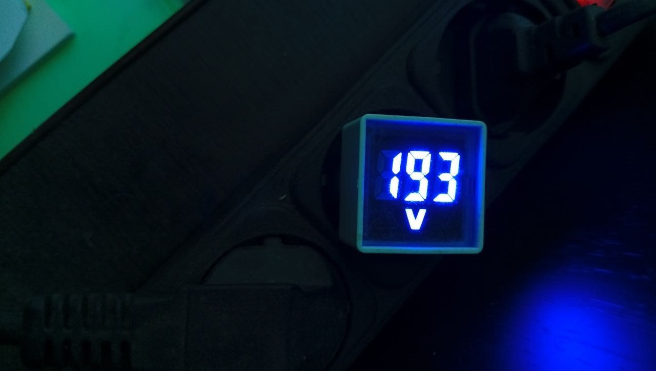 У Житомирі після відновлення світла напруга падає до 193 вольт: містян закликають берегти побутову техніку