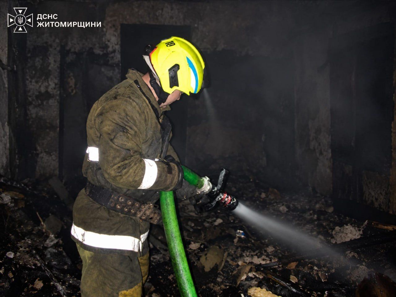 У Звягельському районі жінка отримала опіки під час пожежі у приватному будинку