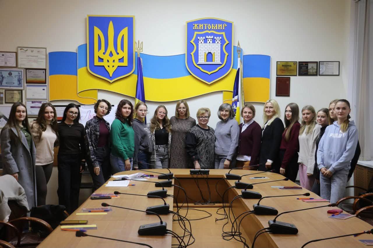У Житомирі розпочала роботу п’ята Школа лідерок «Сила — бути собою»